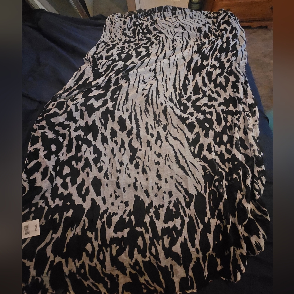 Beautiful Animal Print Long Scarf Black and White
